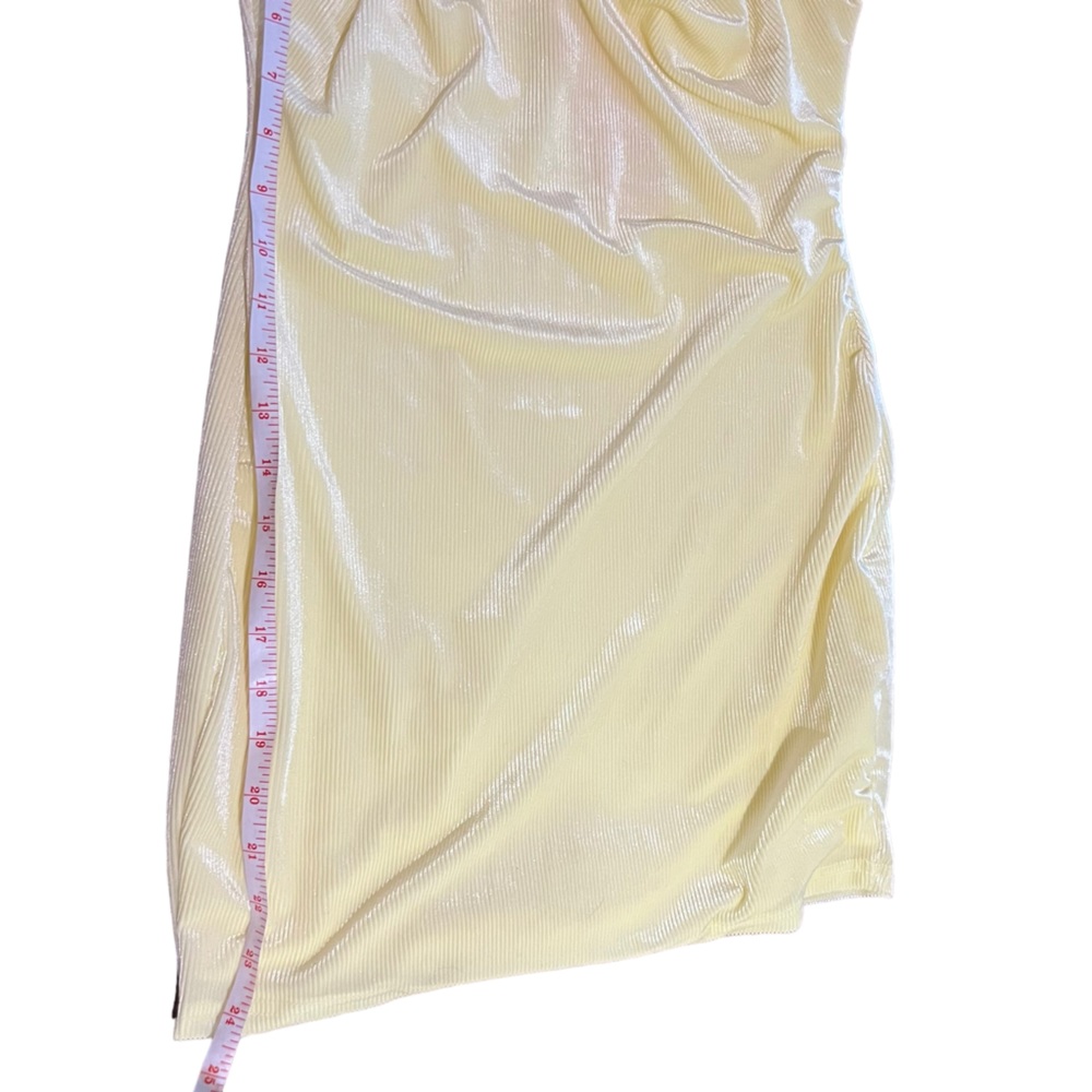 Yellow Velvet & Vinyl White Buckle Cut Out Cowl Bodycon Strapless Mini Dress - Picture 10 of 11